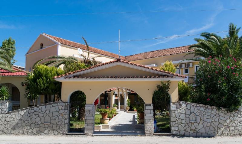 Perkes Hotel Complex (Adults Only) Laganas Esterno foto